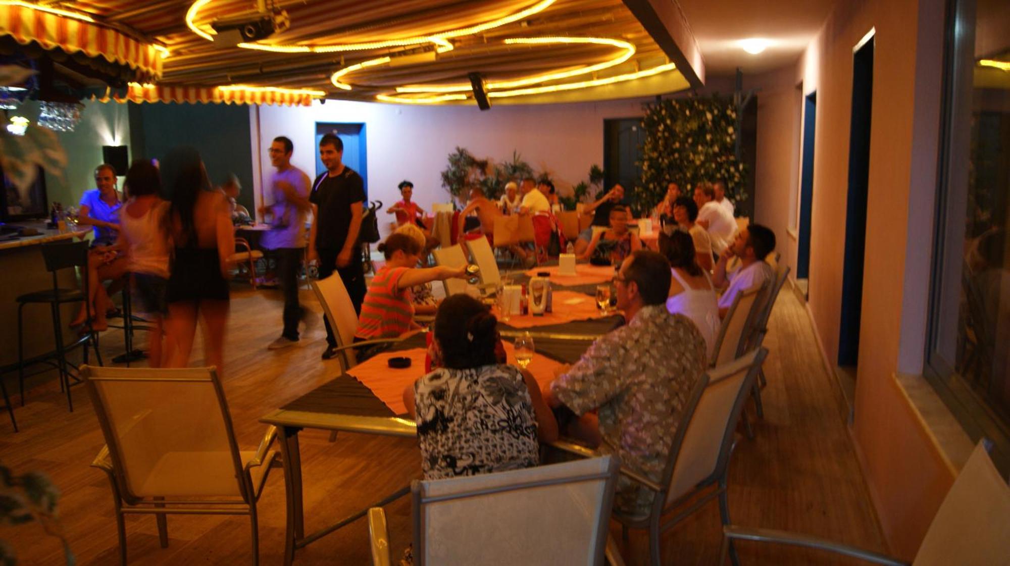 Apart Otel Happy